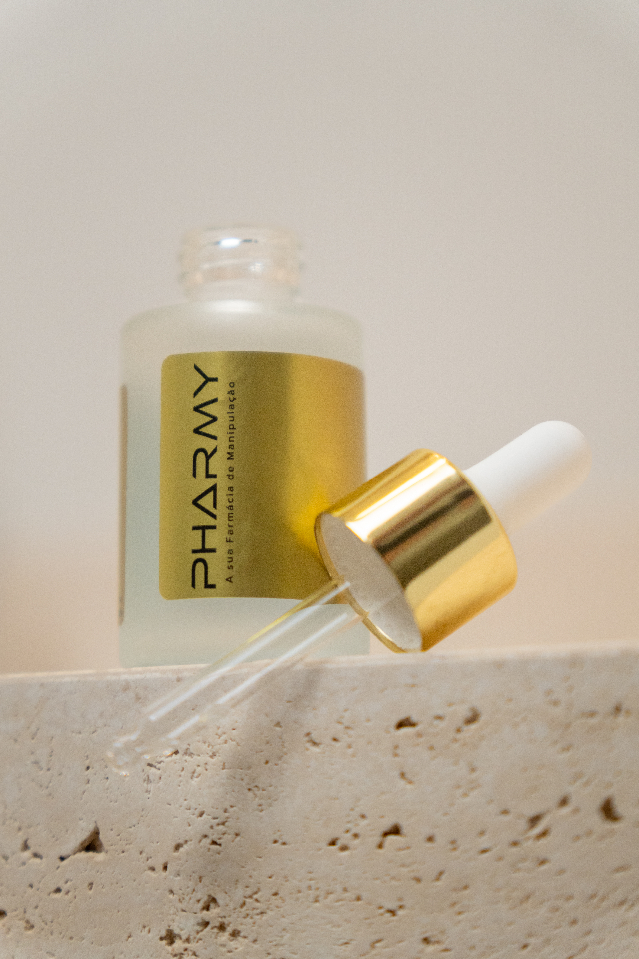 Frasco dropper Pharmy com pipeta dourada
